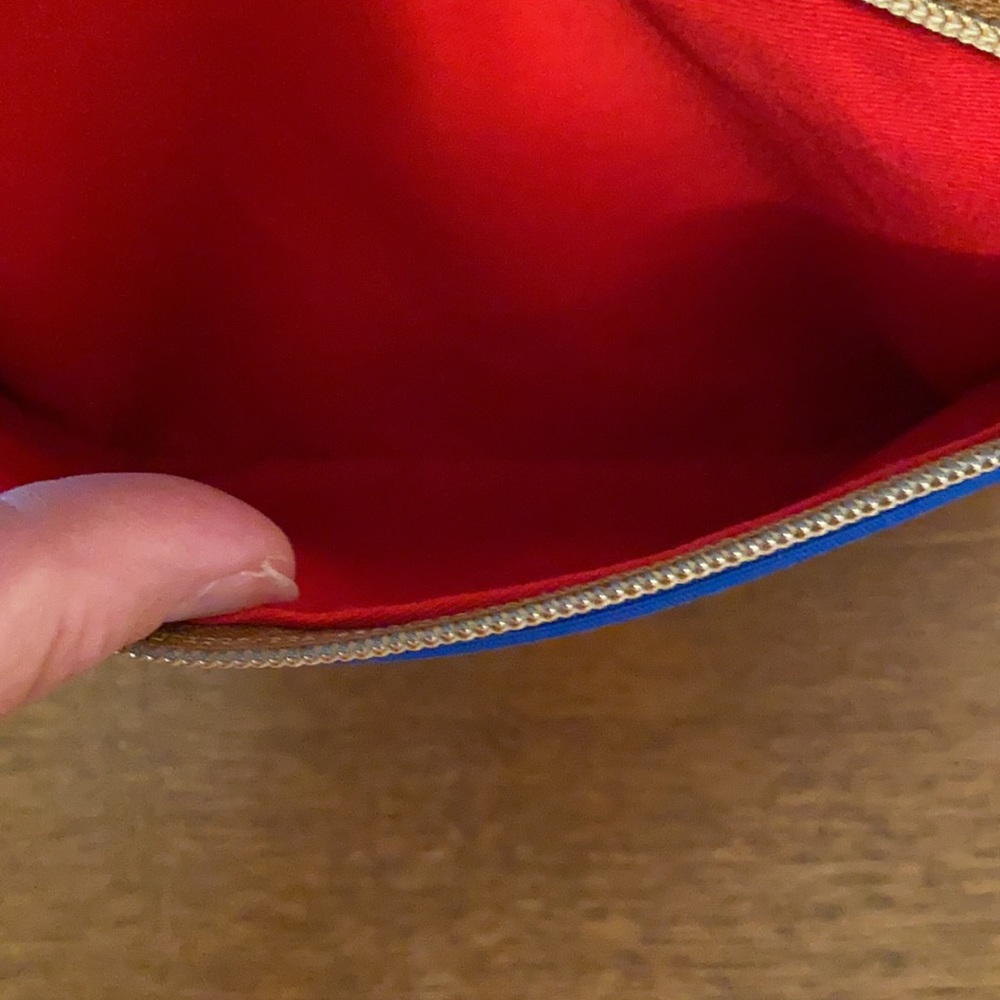 EUC Dooney Crossbody - Picture 3 of 8